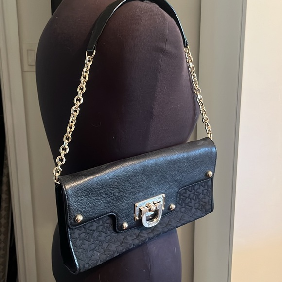 DKNY over the shoulder purse - Picture 4 of 13